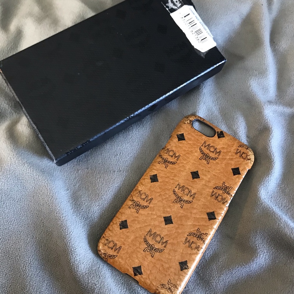 MCM IPHONE CASE - COGNAC